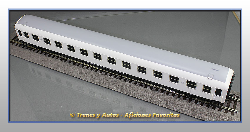 Coche pasajeros B12 "Transición" - Renfe